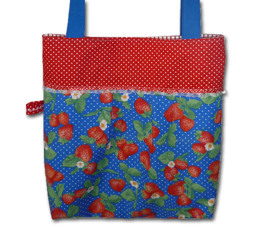 SCHULTERTASCHE ERDBEEREN