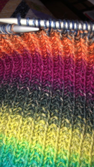 Gestrickte Mütze Farbverlauf