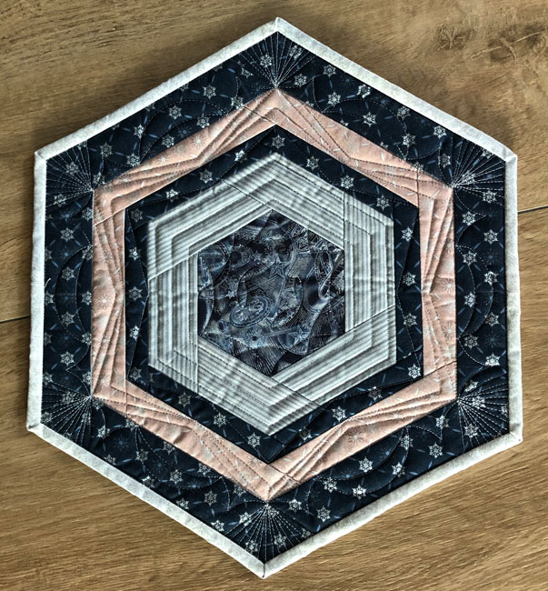 Dunkelblau, Altrosa, Silber